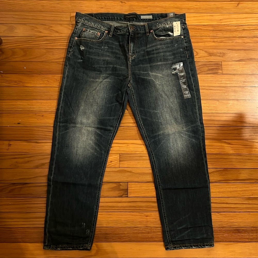 Women’s Aeropostale boyfriend cut size 16 regular length dark wash denim jeans